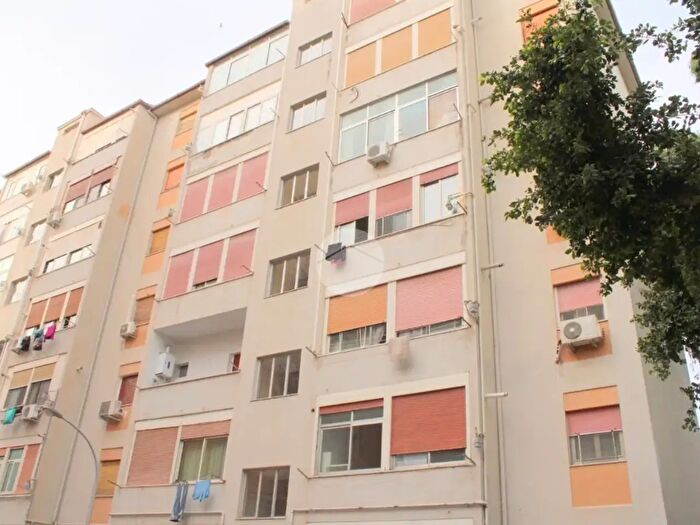 Appartamento trilocale in vendita in Passaggio Gino Marinuzzi, Palermo