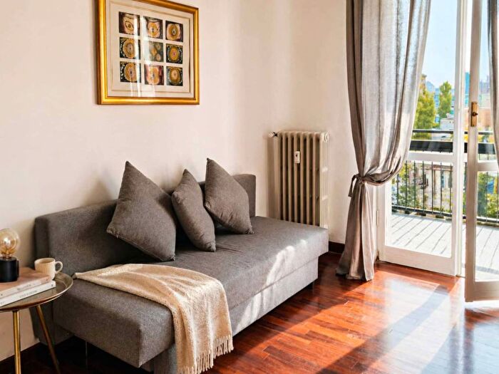 Appartamento trilocale in affitto in Via Savona, Giambellino, Milano