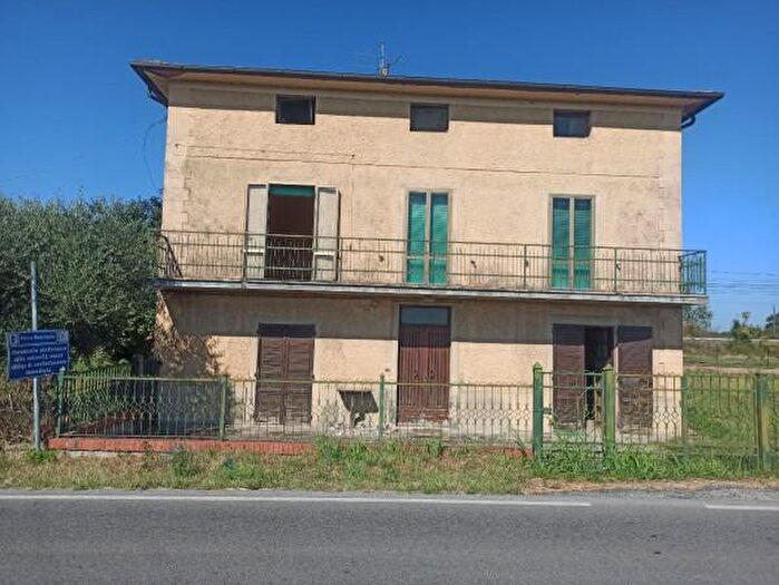 Casa con 6 locali in vendita in Via Roma, Castiglione Del Lago