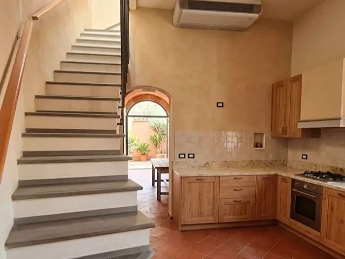Casa con 6 locali in vendita in Montevarchi