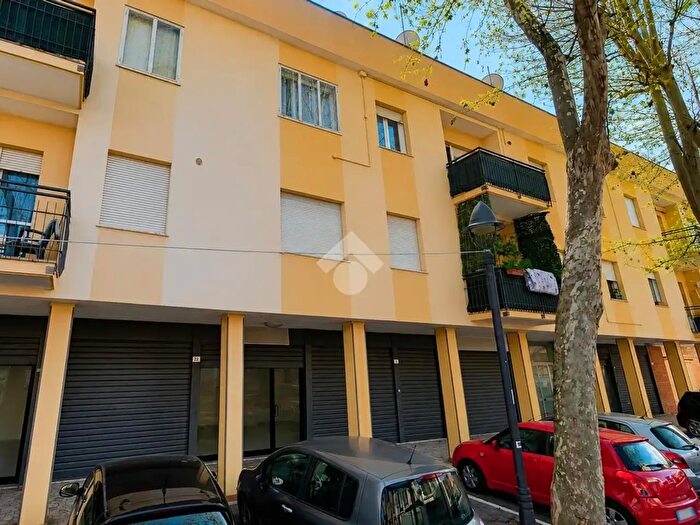 Appartamento trilocale in vendita in Piazza Decio Raggi, Rimini
