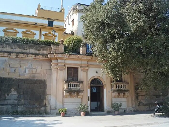 Appartamento bilocale in affitto in Foro Umberto I, Palermo