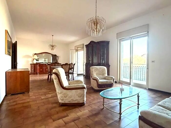 Appartamento quadrilocale in vendita in Via Cesare Battisti, Belpasso