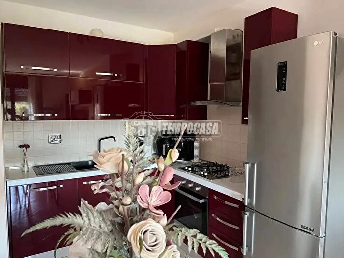 Appartamento trilocale in vendita in Via Divisione Acqui, Reggio nell'Emilia