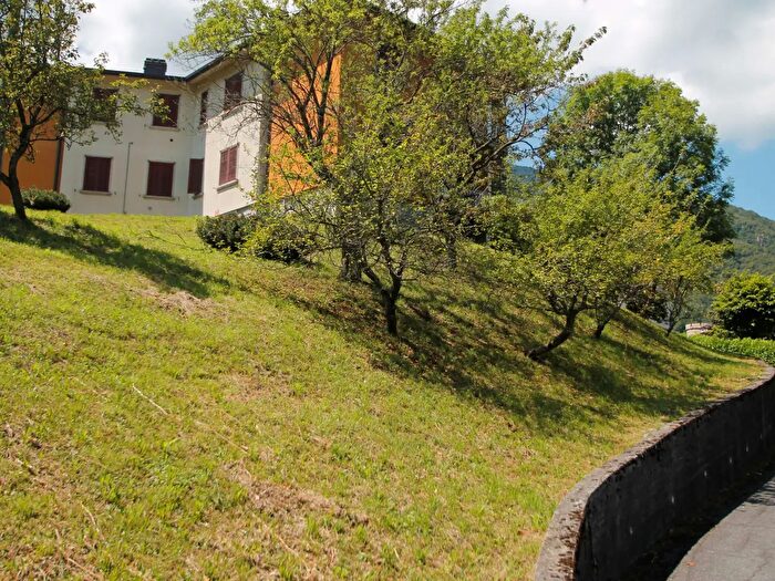Appartamento trilocale in vendita in Sant'Omobono Terme
