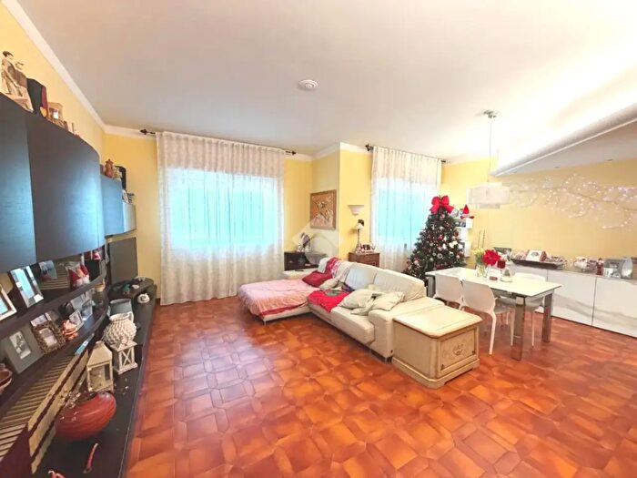 Appartamento con 6 locali in vendita in Via Privata Bandin, Serra Ricco