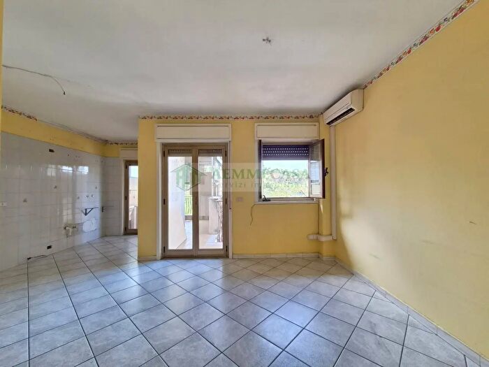 Appartamento trilocale in vendita in Via Pietro Novelli, Catania