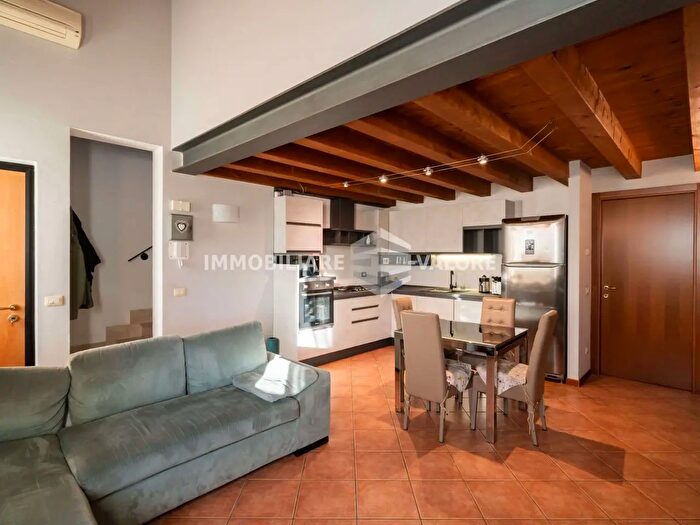 Appartamento quadrilocale in vendita in Loc Foroni, Valeggio Sul Mincio