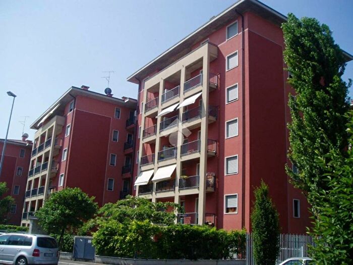 Appartamento trilocale in affitto in Strada le grazie, Borgo Roma, Verona