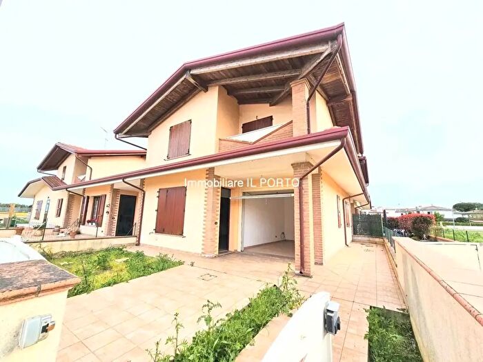 Casa quadrilocale in vendita in Lagosanto