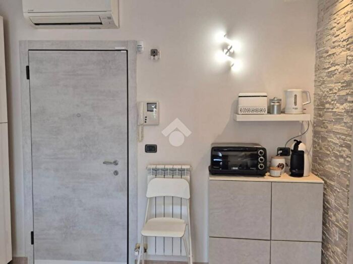 Appartamento bilocale in affitto in Via imola, Borgo Roma, Verona