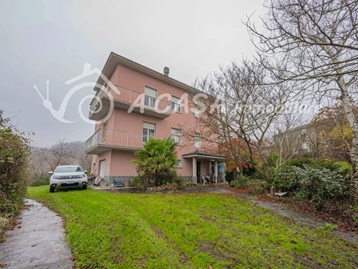 Casa con 6 locali in vendita in Strada Campero, Terenzo