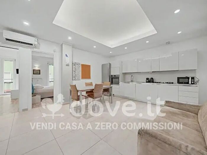Appartamento trilocale in vendita in Via della Torre, Milano