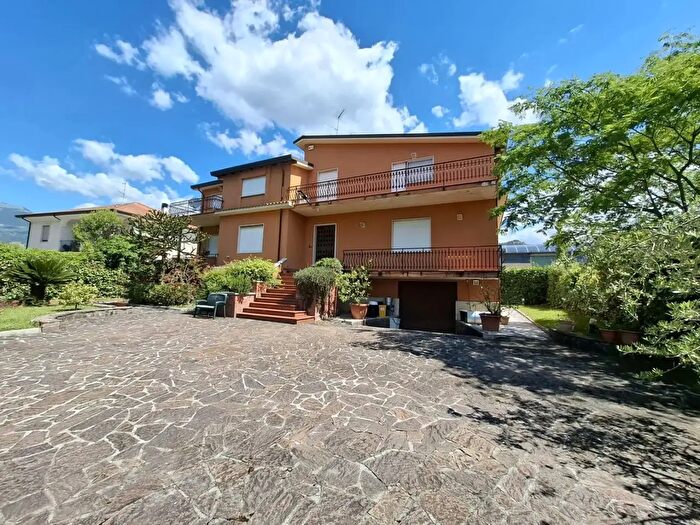 Casa con 13 locali in vendita in Via Campo La Guzza, Broccostella