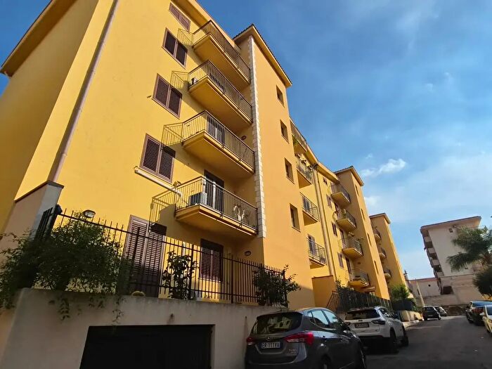 Appartamento quadrilocale in affitto in Via Gozzano, Bagheria