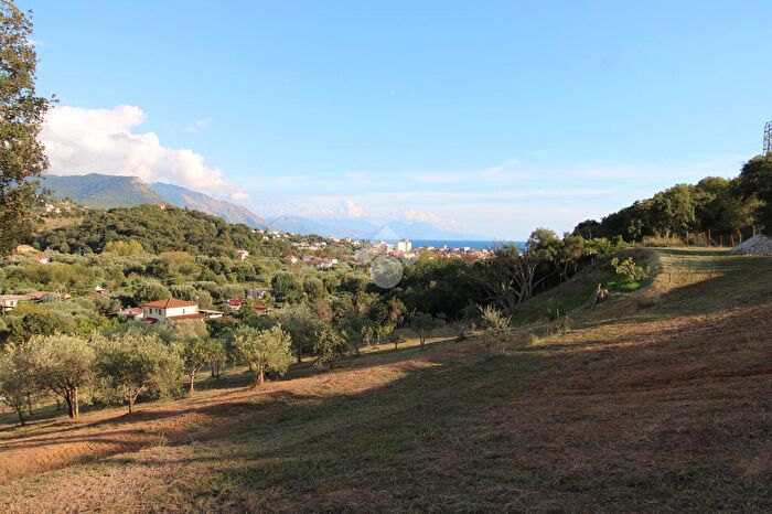 Appartamento con 15 locali in vendita in Contrada S Pietro, Vibonati