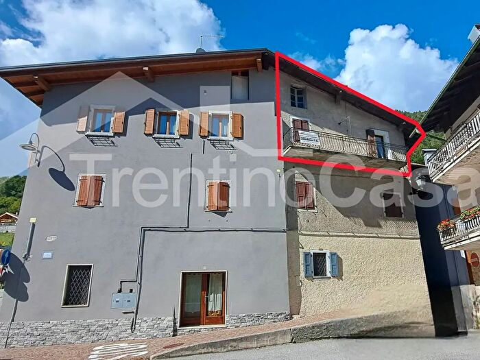 Appartamento trilocale in vendita in Via Roma, Sella Giudicarie