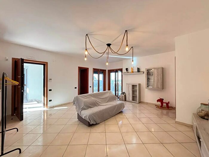 Appartamento trilocale in vendita in Via Dante Alighieri, Montecorvino Pugliano