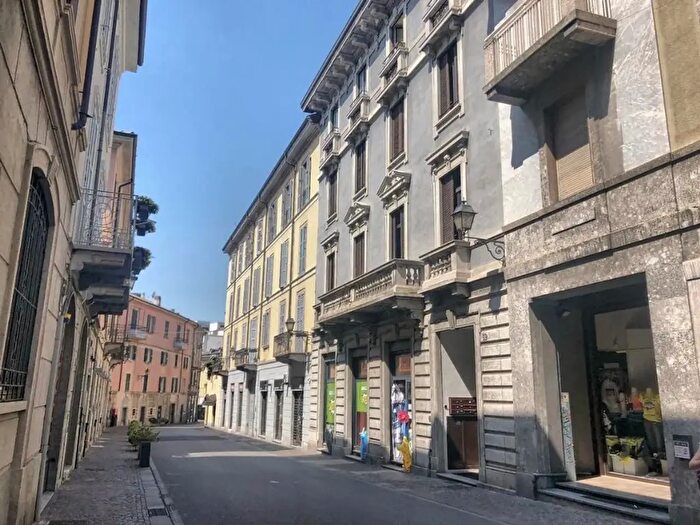 Appartamento bilocale in affitto in Via Carlo Cattaneo, Lecco
