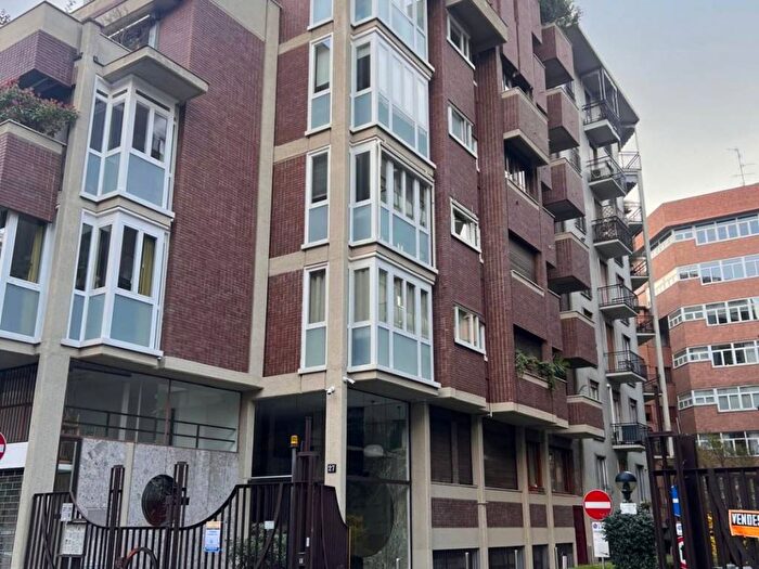 Appartamento trilocale in affitto in Via Luigi Varanini, Pasteur, Milano