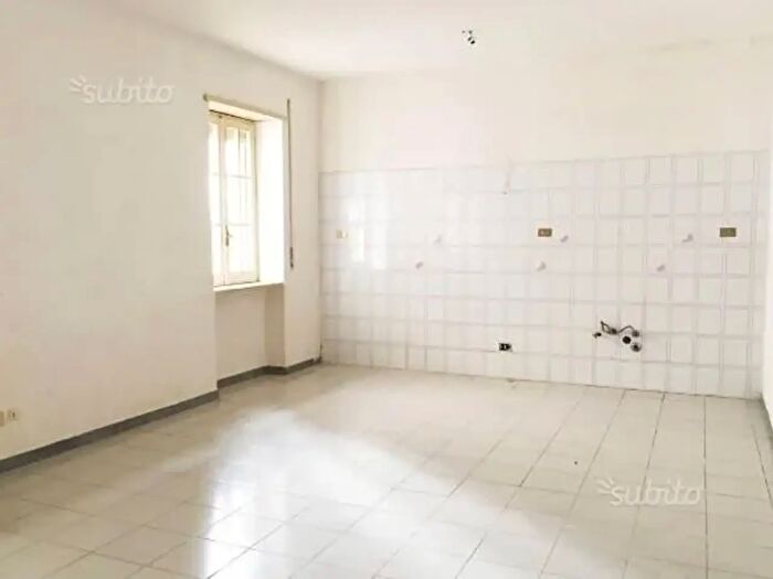 Appartamento quadrilocale in vendita in Via Pietrangelo Leone, Fondi