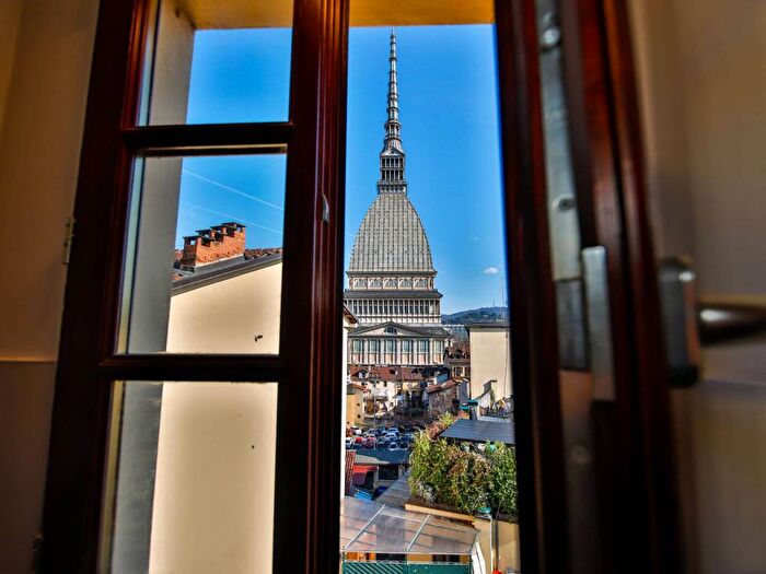 Appartamento trilocale in affitto in Via Gioacchino Rossini, Giardini Reali, Torino