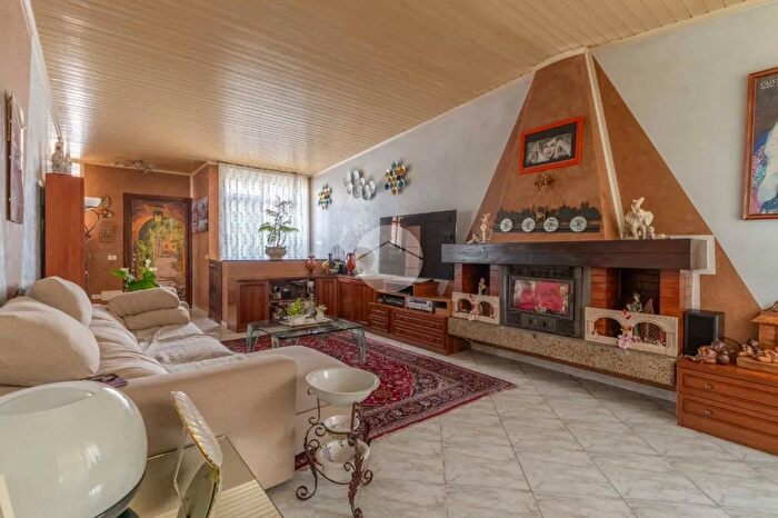 Casa quadrilocale in vendita in Via Caro Annibal, Trezzano Sul Naviglio