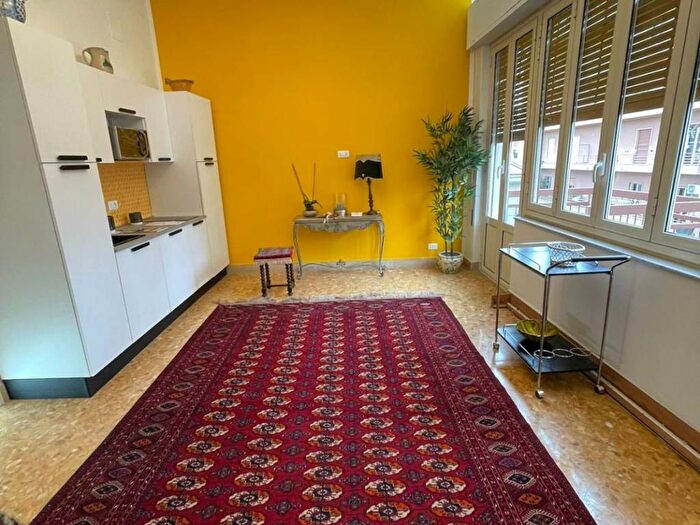 Appartamento bilocale in affitto in Via Enzo ed Elvira Sellerio, Politeama Ruggiero Settimo, Palermo