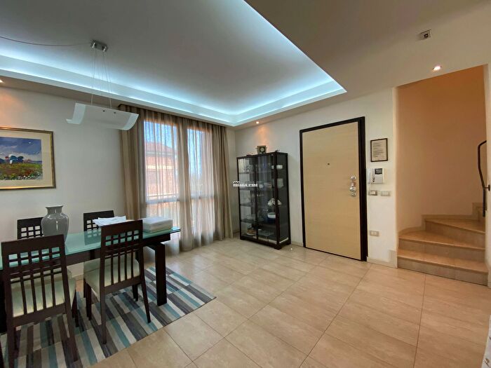 Appartamento con 5 locali in vendita in Via Castelnuovo Rangone, Formigine