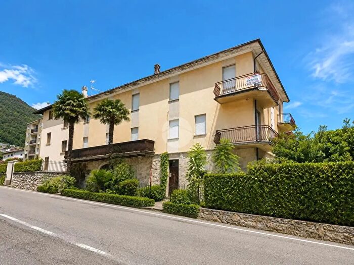 Casa con 10 locali in vendita in Via IV Novembre, Ponte In Valtellina