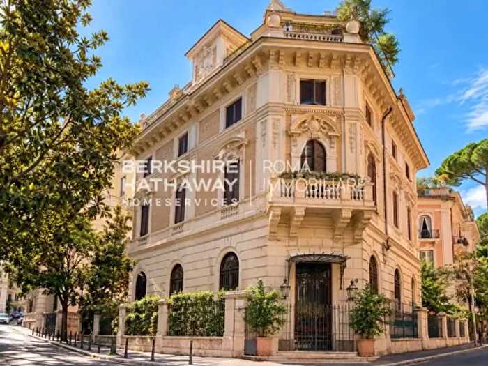 Appartamento con 6 locali in vendita in Via Giovanni Paisiello, Roma