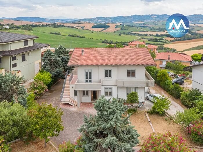 Casa con 5 locali in vendita in Strada San Giovanni in Marignano, Tavullia
