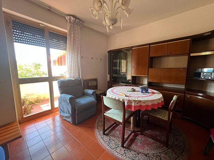 Appartamento con 5 locali in vendita in Viareggio