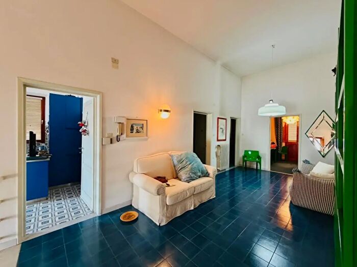 Casa con 9 locali in vendita in San Miniato