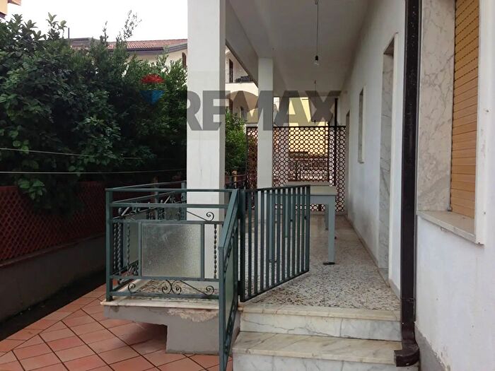 Appartamento trilocale in vendita in Via Magna Grecia, Roseto Capo Spulico