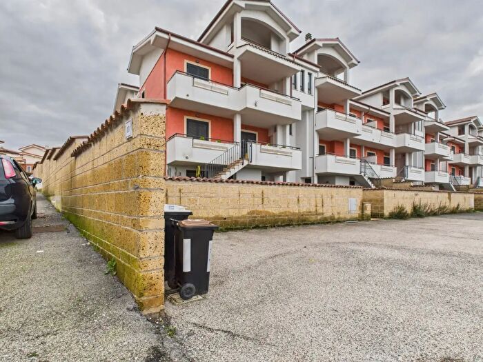 Appartamento trilocale in vendita in Via Anna Lorenzetto, Roma