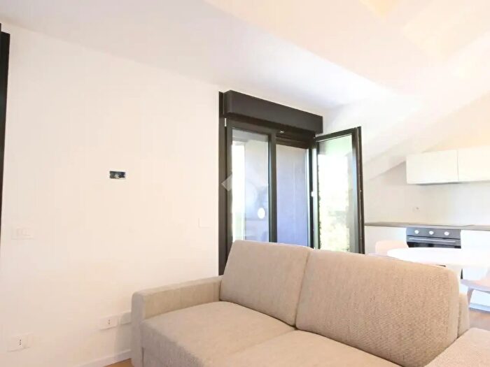 Appartamento bilocale in affitto in Via Bellinzona, Como