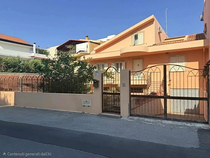 Casa con 6 locali in vendita in Via Pietro Gitto, Milazzo