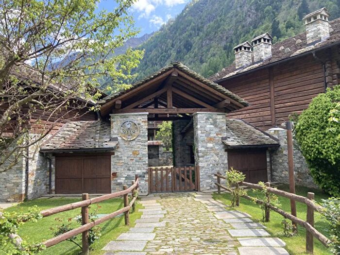 Case in Vendita e in Affitto - 3