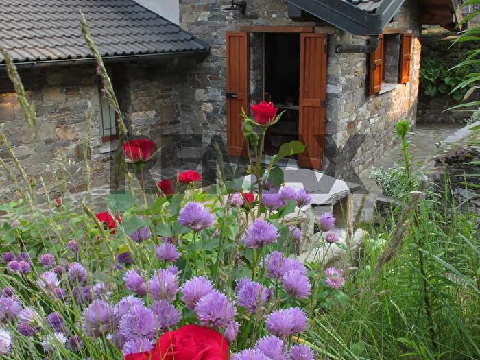 Casa quadrilocale in vendita in Via Sant' Antonio, Maccagno con Pino e Veddasca