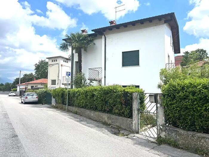Appartamento trilocale in vendita in Via Colbacchini, Bassano Del Grappa