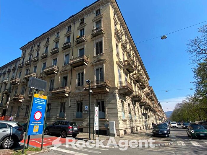 Casa trilocale in affitto in Via Vitaliano Donati, Cittadella, Torino