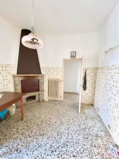 Casa con 6 locali in vendita in Urbino