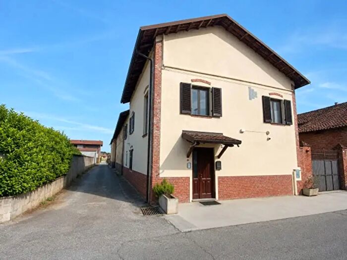 Casa con 6 locali in vendita in Via Cavallermaggiore, Sommariva Del Bosco
