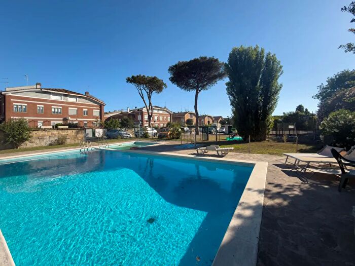 Casa con 5 locali in vendita in Via Tespi, Roma
