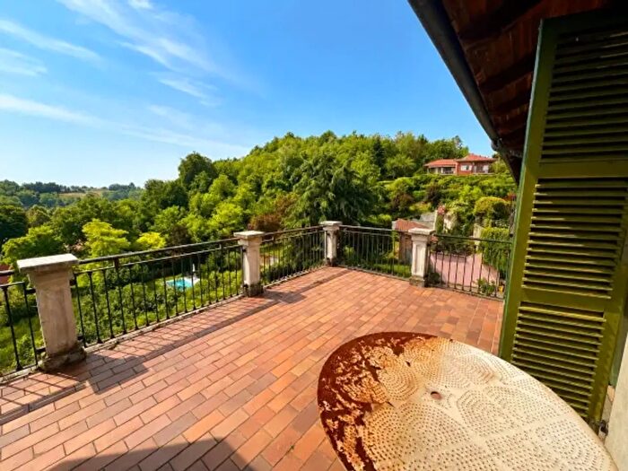 Casa con 6 locali in vendita in Via Aldo Brosio, Cinaglio