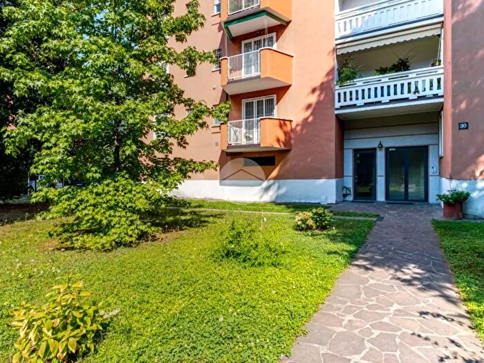 Appartamento trilocale in affitto in Via Giuseppe Terragni, Milano