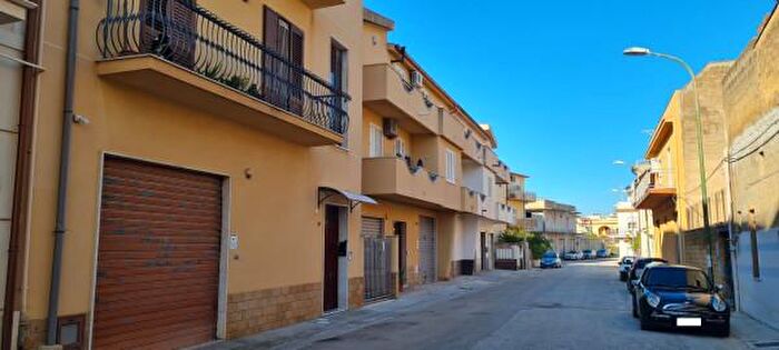 Appartamento con 6 locali in vendita in Via Omero, Castelvetrano