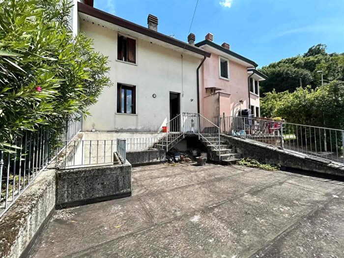Casa quadrilocale in vendita in Montorso Vicentino