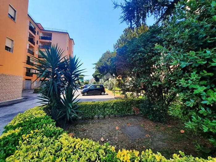 Appartamento quadrilocale in vendita in Via Alcide De Gasperi, Pomigliano D'Arco